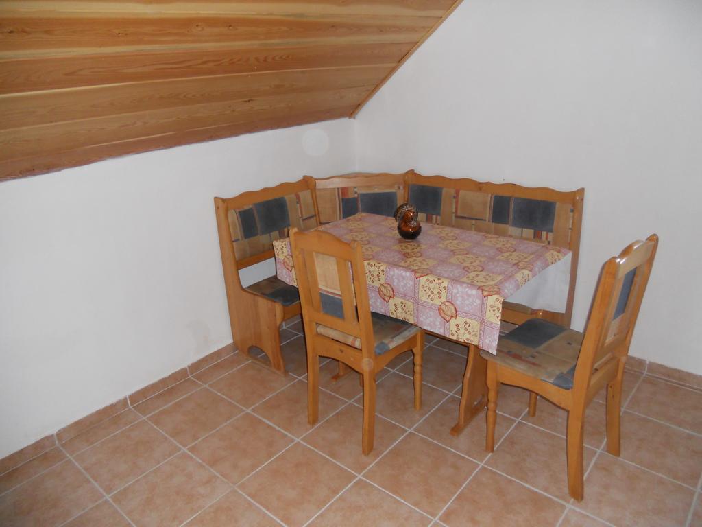Vinarstvi Bician Appartement Vrbovec Buitenkant foto
