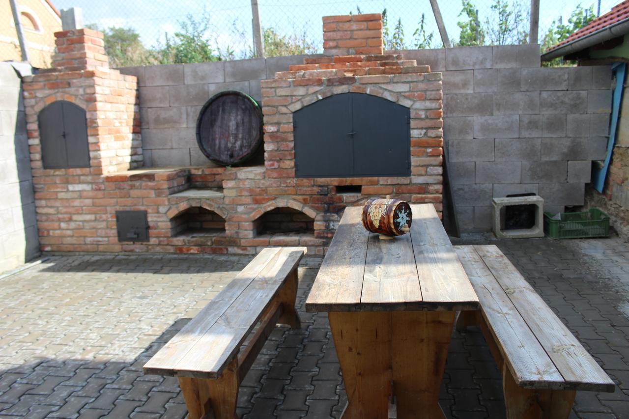 Vinarstvi Bician Appartement Vrbovec Buitenkant foto